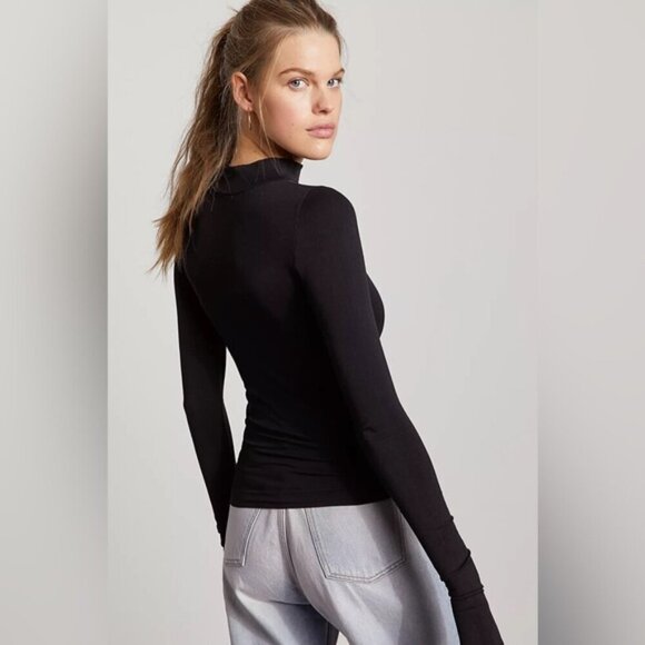 Intimately Free People Rocky Seamless Fitted Turtleneck Black, size XS/S - Picture 2 of 11